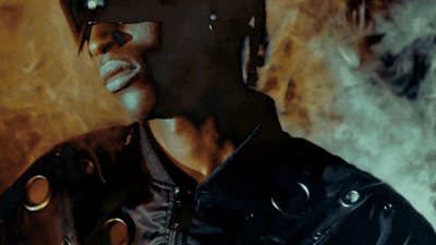 accessories hero video.gif__PID:b704103b-b7c1-4660-9381-00a624ce256c